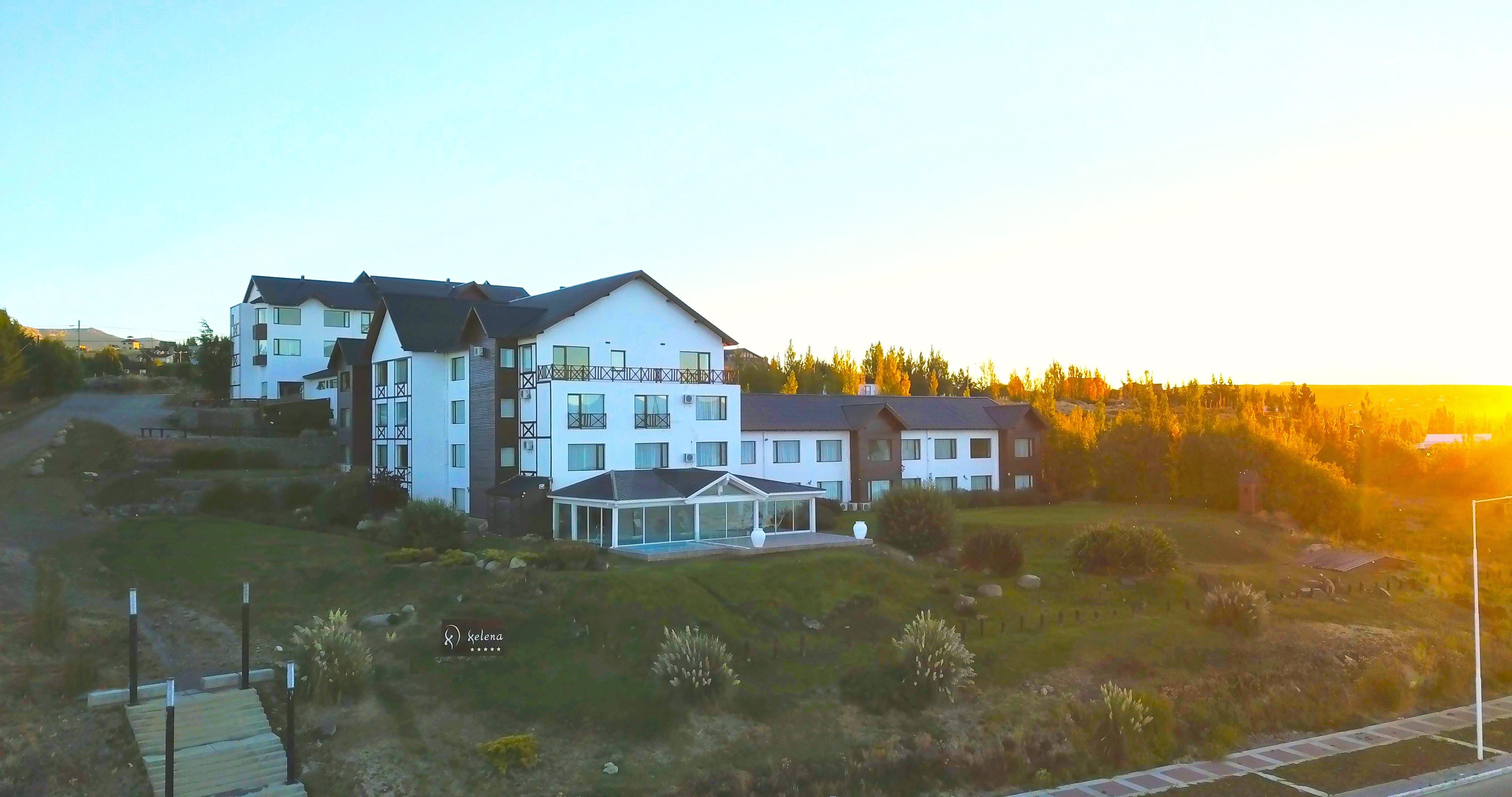 Xelena Hotel & Suites El Calafate Exterior photo