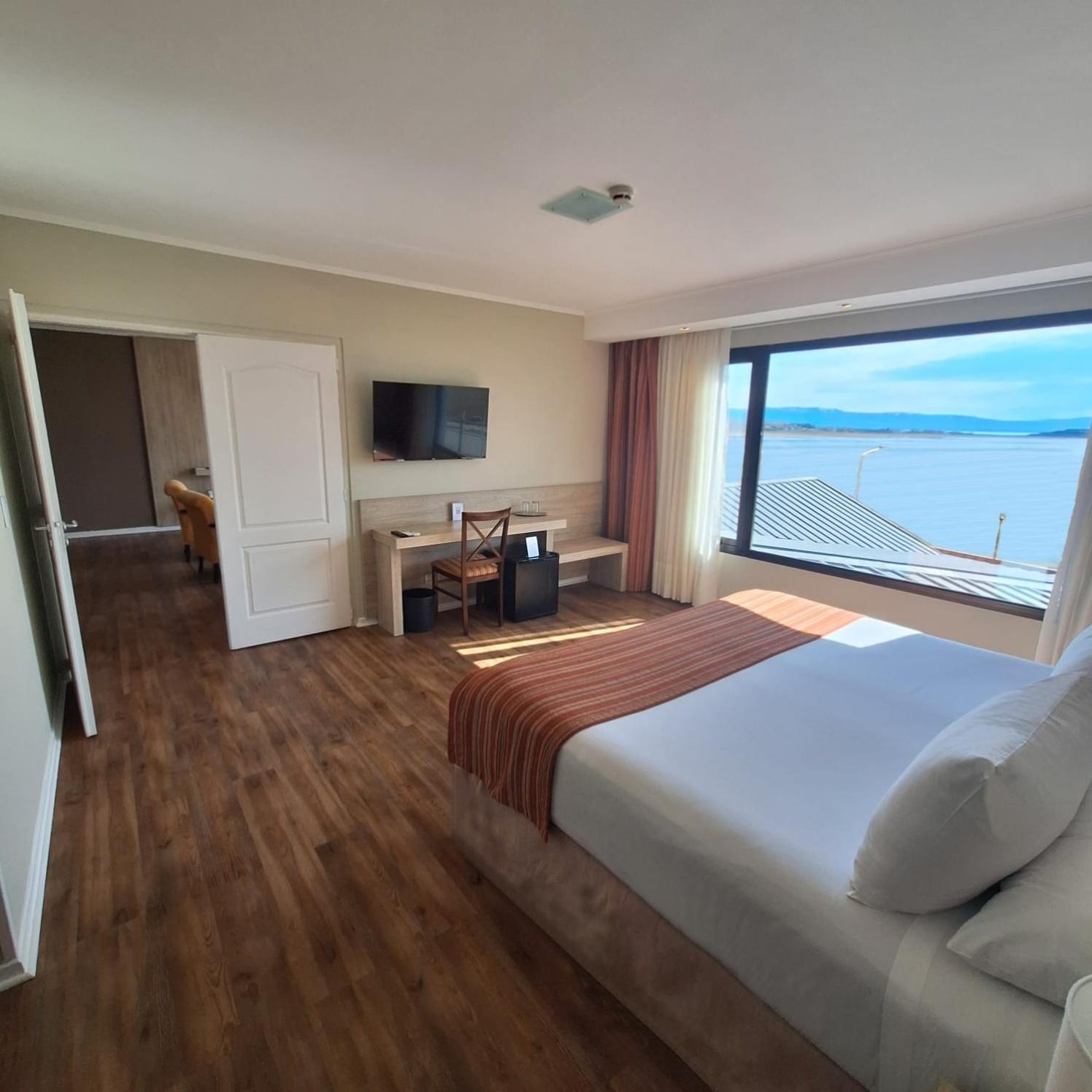 Xelena Hotel & Suites El Calafate Exterior photo