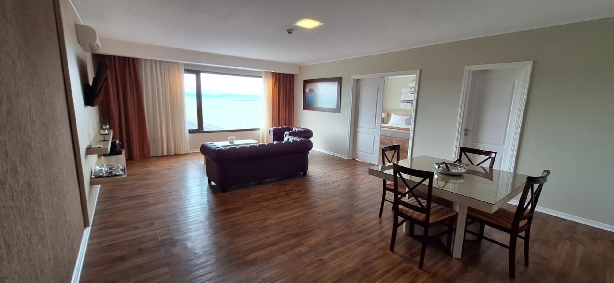Xelena Hotel & Suites El Calafate Exterior photo