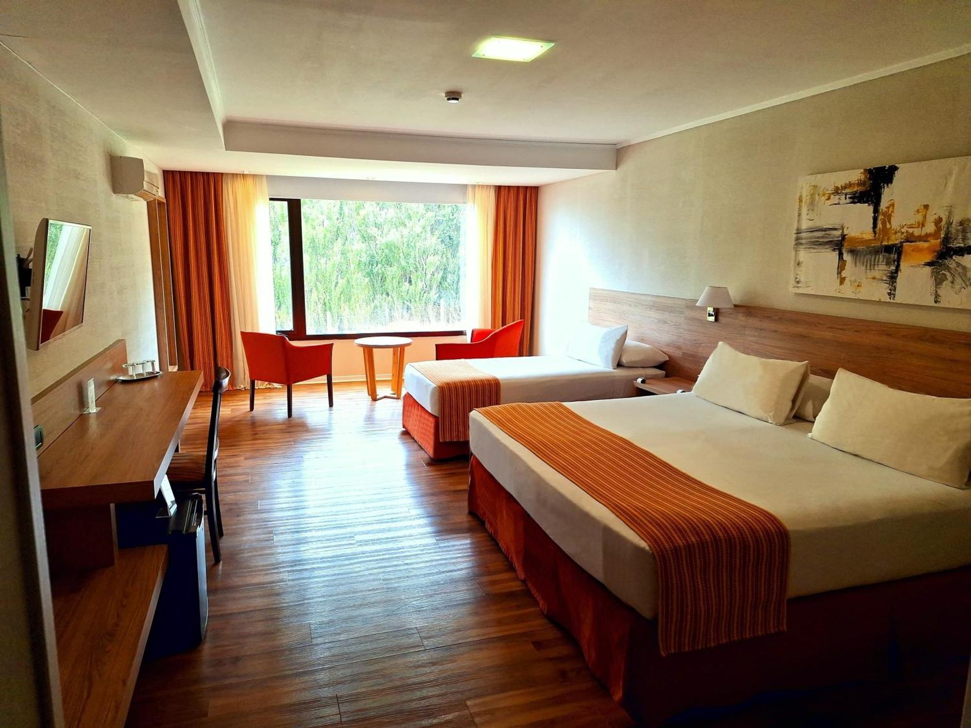 Xelena Hotel & Suites El Calafate Exterior photo